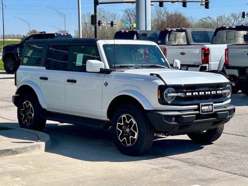 New 2026 Ford Bronco Outer Banks AWD/4WD image 7