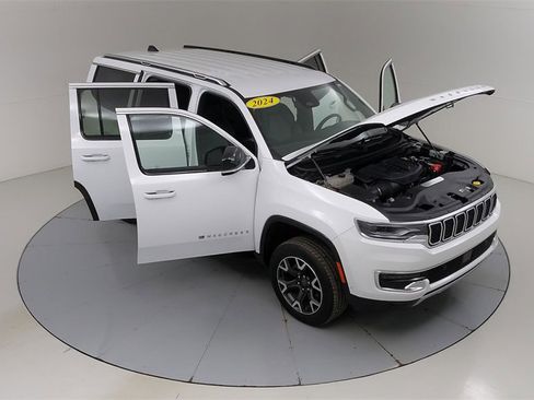 Used 2024 Jeep Wagoneer Series III image 51