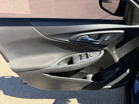 Used 2021 Chevrolet Malibu LT FWD image 11