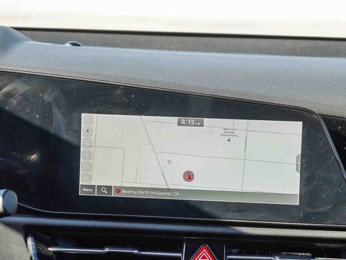 Used 2025 Kia Niro EX FWD image 15