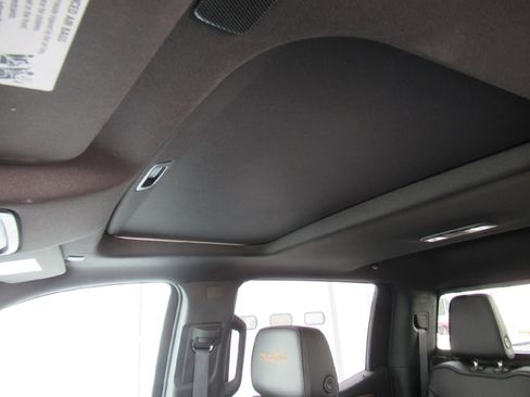 Certified 2022 Chevrolet Silverado 1500 High Country w/ High Country Premium Package image 11