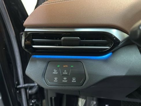 Certified 2021 Volkswagen ID.4 Pro S w/ Gradient Package image 19