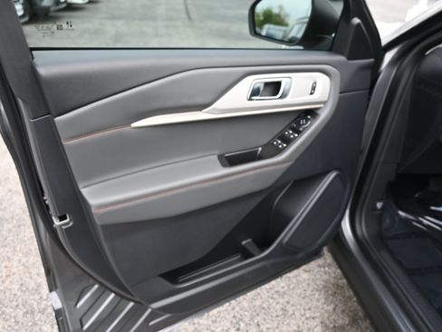 New 2026 Ford Explorer Active w/ Active Comfort Package RWD image 14