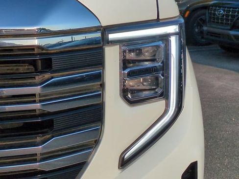 Used 2025 GMC Sierra 1500 SLT RWD image 10