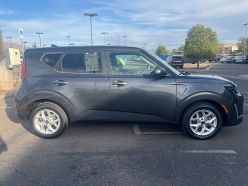 Used 2023 Kia Soul LX w/ Option Group 015 image 2