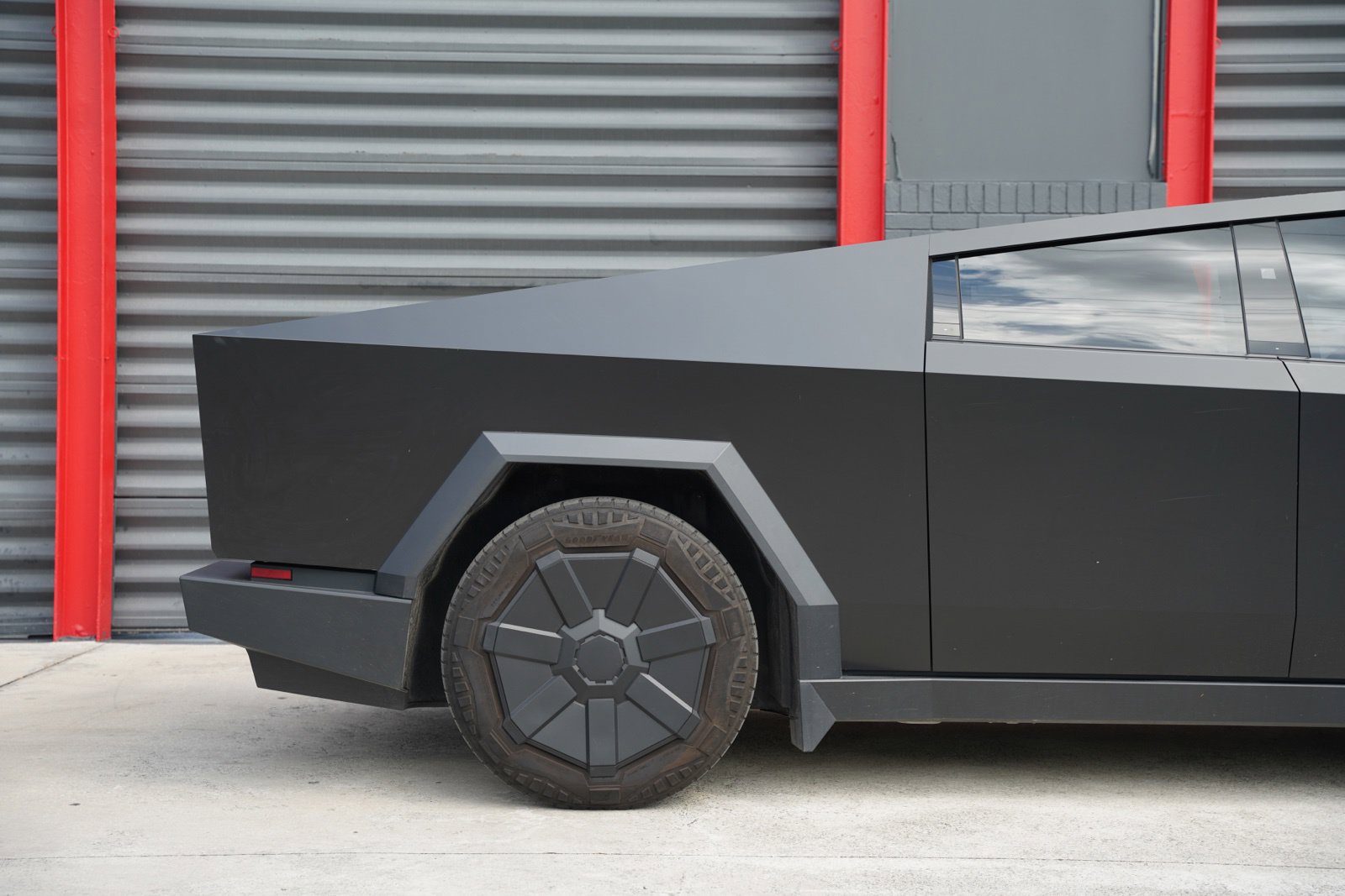 Used 2024 Tesla Cybertruck Cyberbeast AWD/4WD image 8