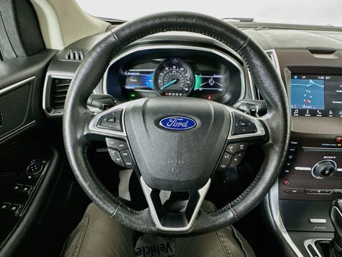 Used 2016 Ford Edge Titanium w/ Technology Package AWD/4WD image 11