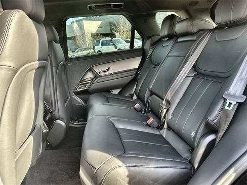 Used 2025 Land Rover Range Rover Sport SE image 15