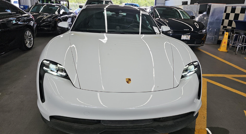 Used 2020 Porsche Taycan 4S w/ Premium Package AWD/4WD image 2
