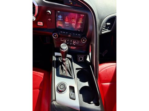 Used 2019 Chevrolet Corvette Stingray Coupe w/ Carbon Flash Badge Package image 19