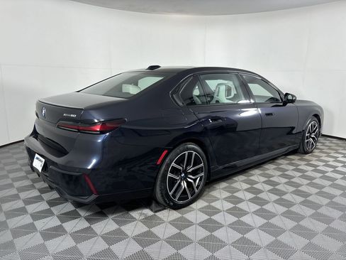 Certified 2024 BMW i7 xDrive60 w/ Premium Package image 9