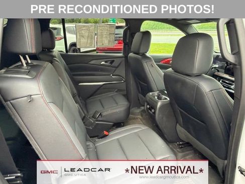 Used 2025 Chevrolet Traverse Z71 w/ LPO, Floor Liner Package AWD/4WD image 12