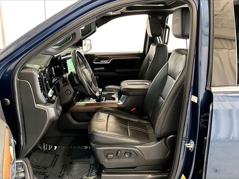 Used 2022 Chevrolet Silverado 1500 High Country w/ High Country Premium Package image 18