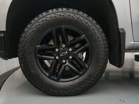 Used 2021 Chevrolet Silverado 1500 LT Trail Boss w/ Convenience Package II AWD/4WD image 11