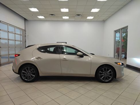 Used 2024 MAZDA MAZDA3 s FWD image 2