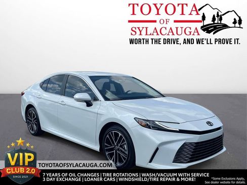 Used 2026 Toyota Camry XLE FWD image 1
