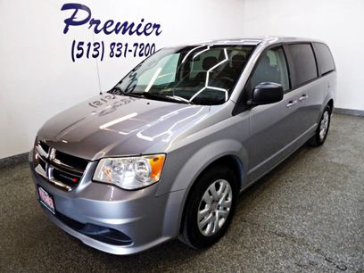 Used 2018 Dodge Grand Caravan SE w/ UConnect Hands-Free Group