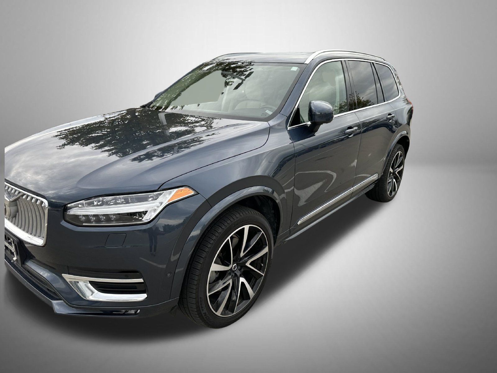 Used 2023 Volvo XC90 B6 Plus w/ Protection Package AWD/4WD image 1
