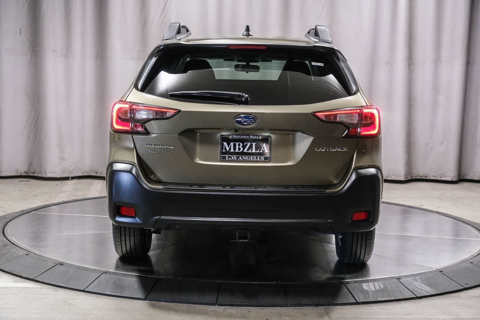Used 2024 Subaru Outback Premium AWD/4WD image 3