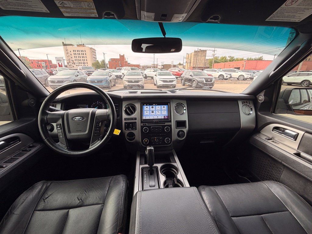 Used 2016 Ford Expedition XLT w/ Equipment Group 202A RWD image 18