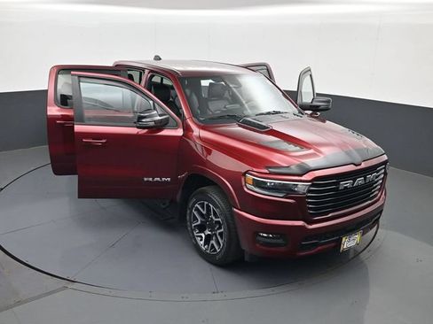 Used 2025 RAM 1500 Laramie AWD/4WD image 29