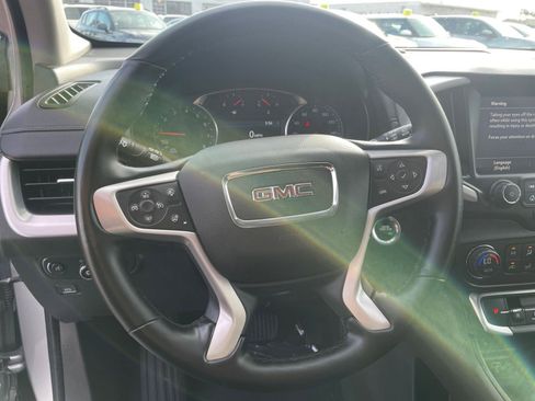 Used 2024 GMC Terrain SLT image 31