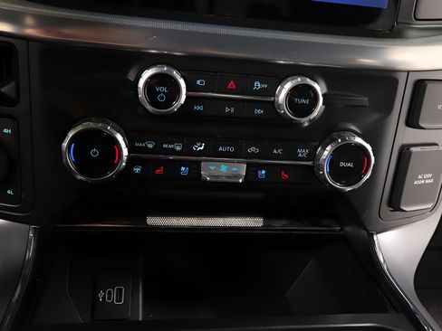 Used 2025 Ford F150 Lariat w/ Bed Utility Package AWD/4WD image 11