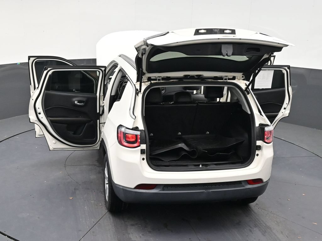 Used 2020 Jeep Compass Latitude w/ Popular Equipment Group FWD image 32