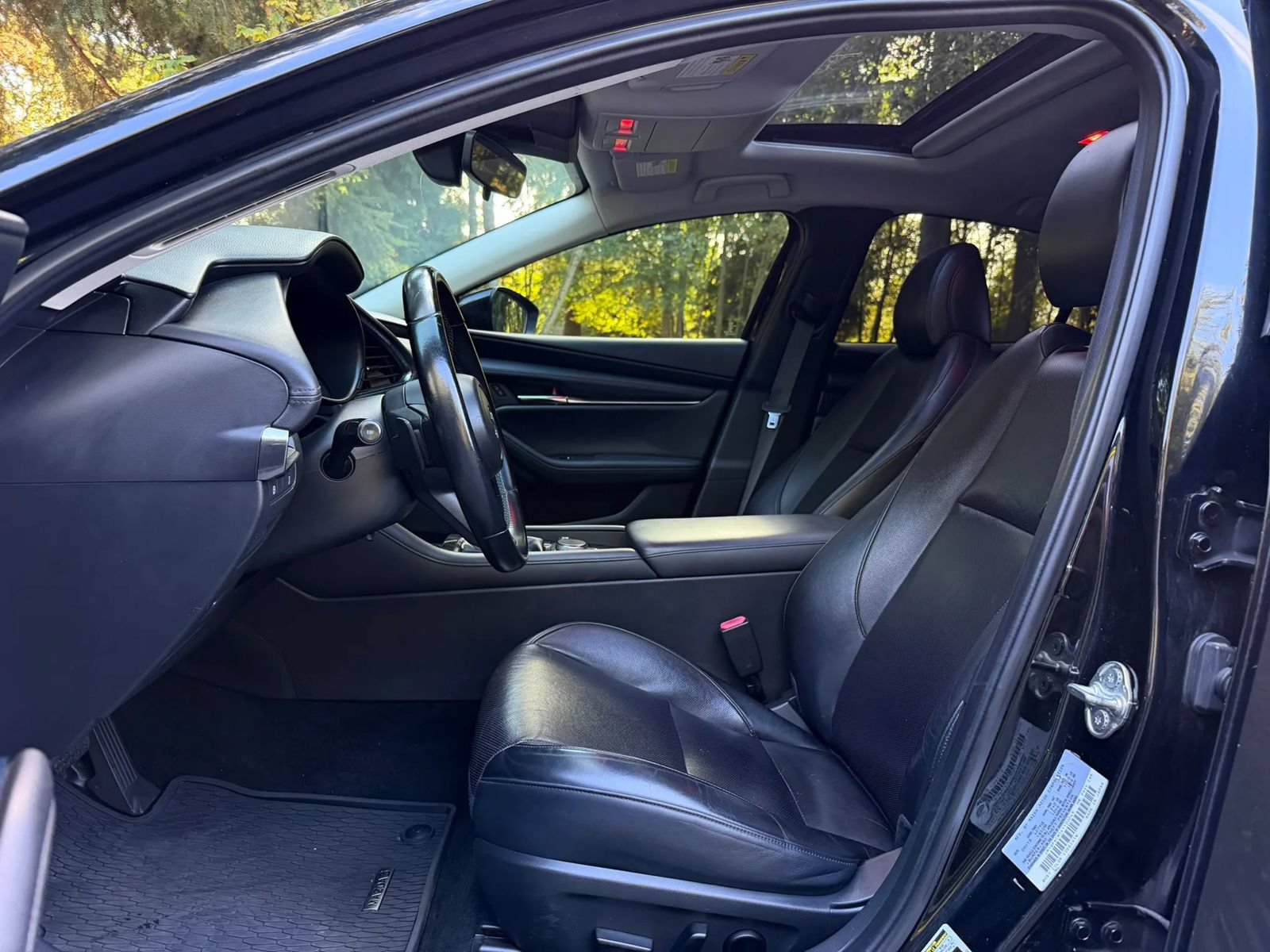Used 2019 MAZDA MAZDA3 Sedan FWD image 4