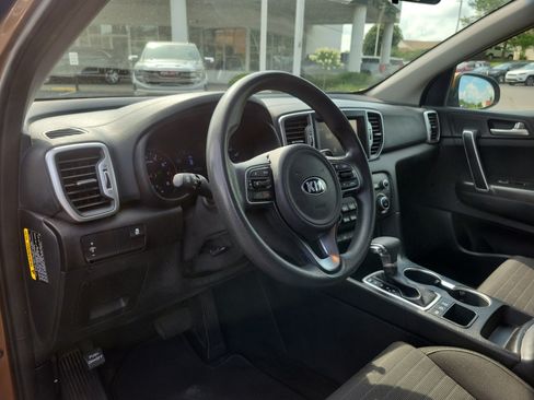Used 2017 Kia Sportage LX w/ LX Popular Package AWD/4WD image 18