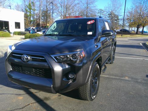 Used 2023 Toyota 4Runner SR5 Premium image 5
