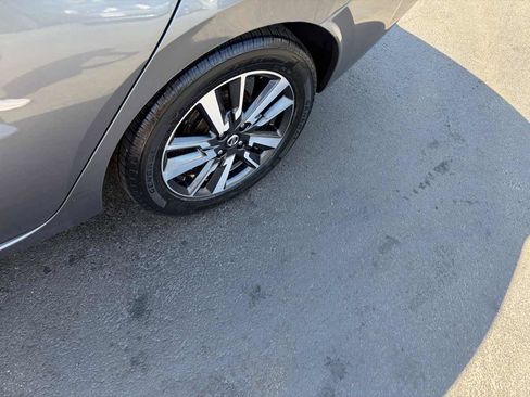 Used 2021 Nissan Versa SV FWD image 34