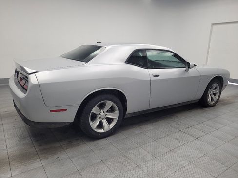 Used 2022 Dodge Challenger SXT RWD image 10
