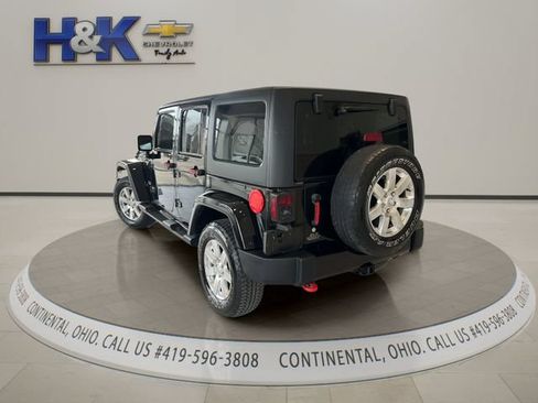 Used 2018 Jeep Wrangler Unlimited Sahara w/ Max Tow Package AWD/4WD image 4