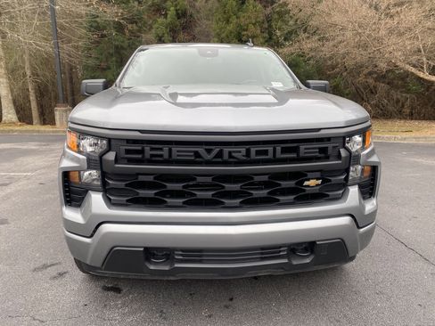 Used 2024 Chevrolet Silverado 1500 Custom image 3
