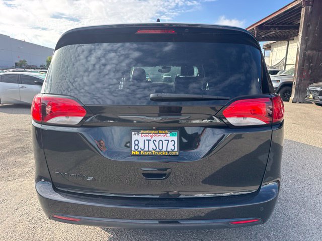 Used 2019 Chrysler Pacifica Touring-L Plus w/ Advanced Safetytec Group FWD image 6