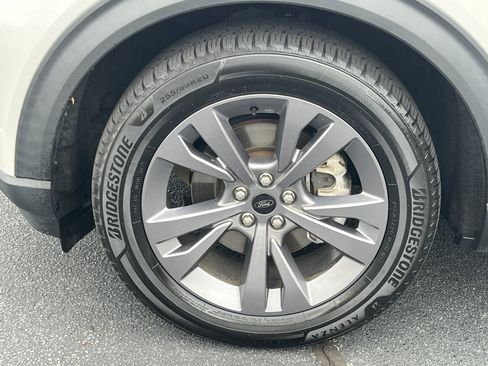 Used 2022 Ford Explorer XLT w/ Equipment Group 202A image 31