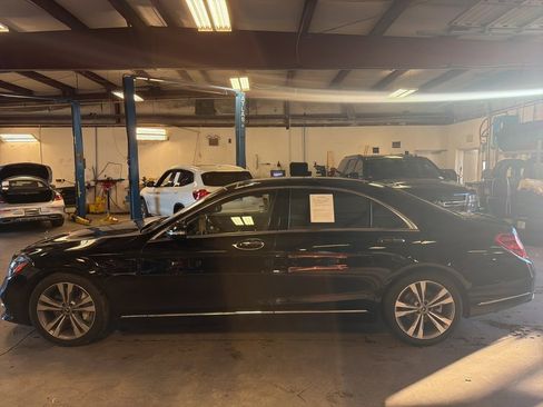 Used 2019 Mercedes-Benz S 560 4MATIC Sedan image 2