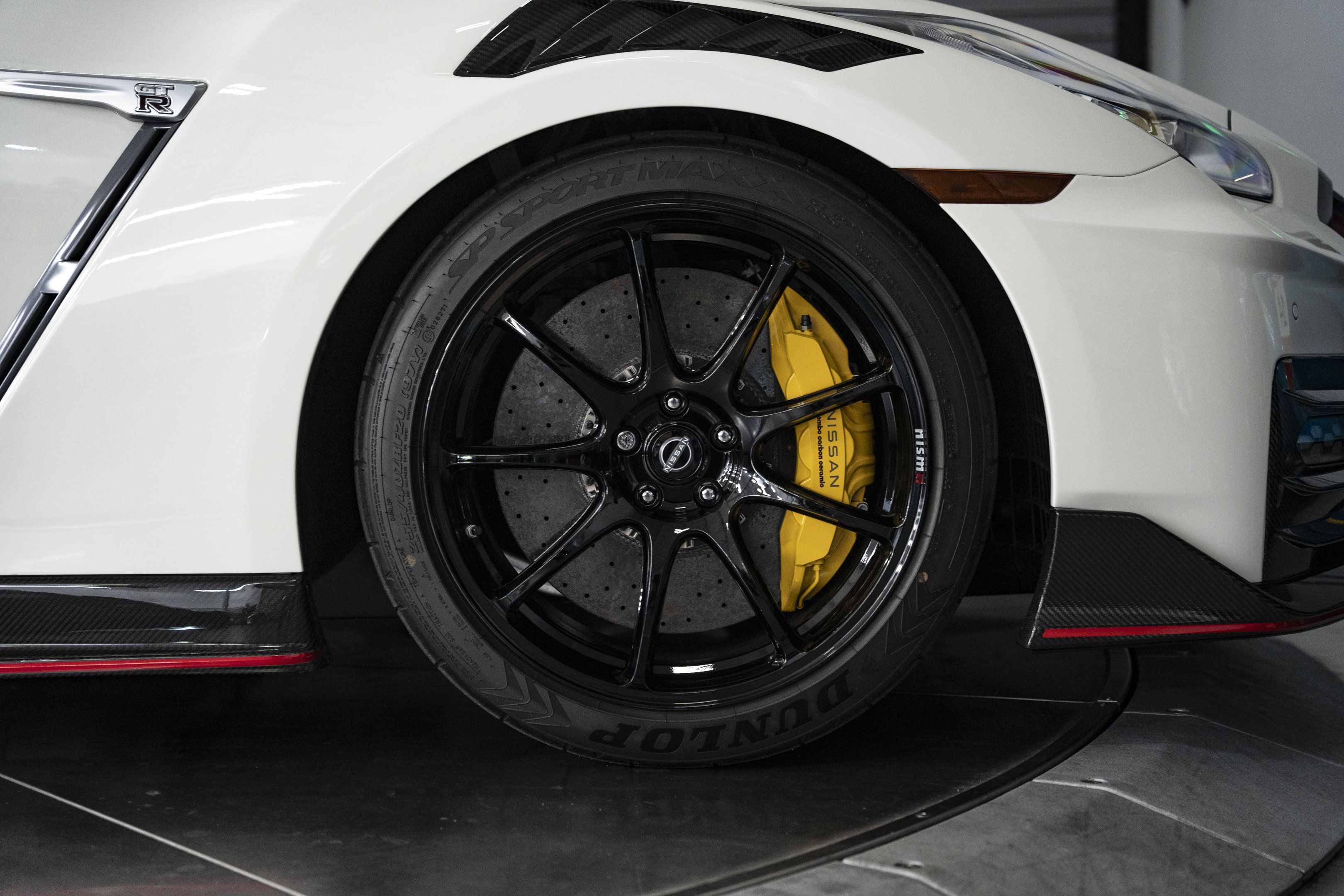 Used 2024 Nissan GT-R NISMO w/ Floor Mat Package AWD/4WD image 30