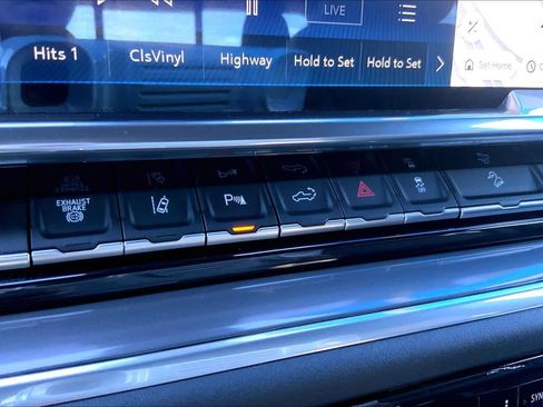 Used 2025 Chevrolet Silverado 2500 High Country w/ Technology Package image 35