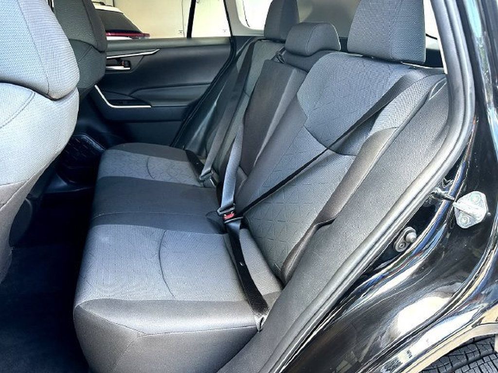 Certified 2025 Toyota RAV4 XLE AWD/4WD image 18