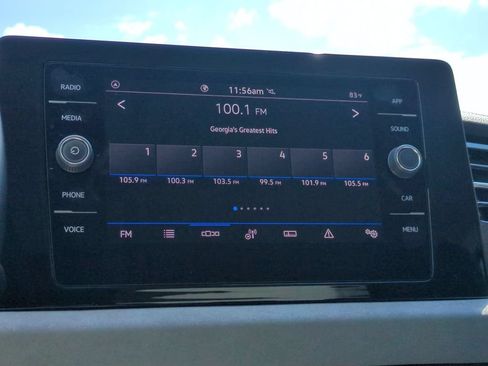 Used 2025 Volkswagen Jetta SE FWD image 19