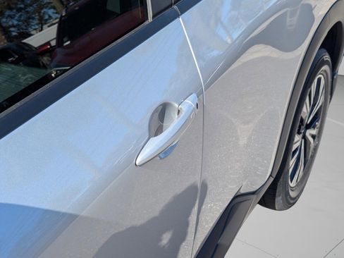 Used 2023 Nissan Rogue SV image 16