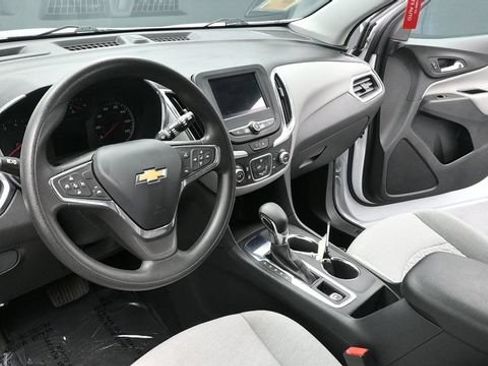 Used 2024 Chevrolet Equinox LS FWD image 18