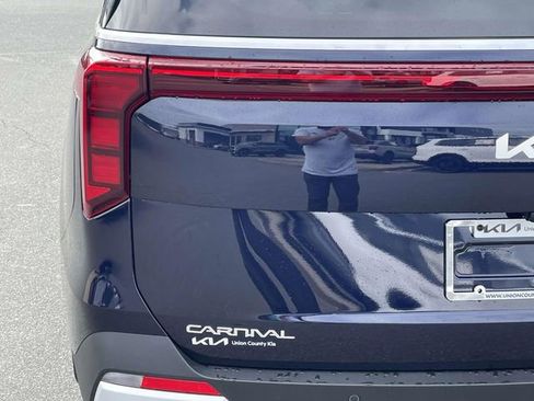 New 2026 Kia Carnival LX image 10