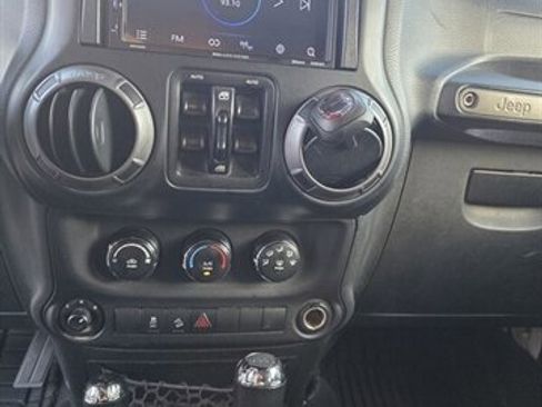 Used 2018 Jeep Wrangler Unlimited Sport S image 17