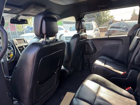 Used 2018 Dodge Grand Caravan GT FWD image 14