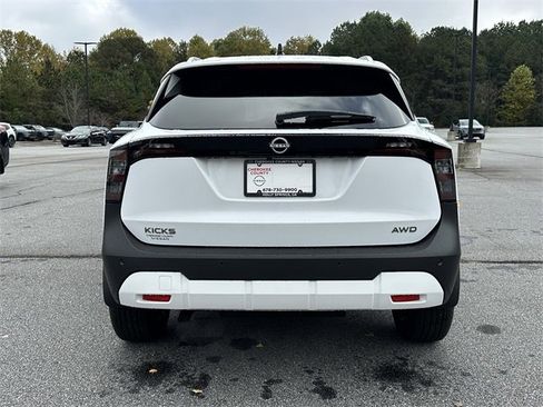 New 2026 Nissan Kicks SV w/ Illumination Package image 7