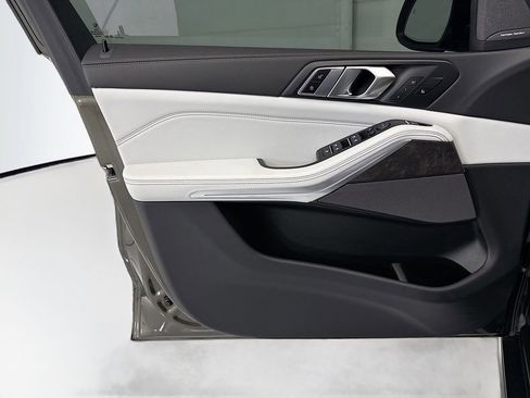 Used 2024 BMW X5 xDrive40i w/ Premium Package image 23