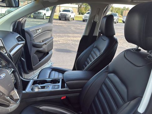 Used 2024 Ford Edge SEL image 19